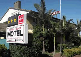Flying Spur Motel - Airlie Beach Holiday 0
