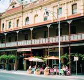 Plaza Hotel - Airlie Beach Holiday