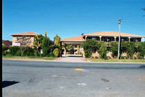 Grand Manor Motor Inn - Airlie Beach Holiday
