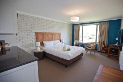 Southern Ocean Motor Inn Port Campbell - Airlie Beach Holiday 8