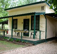 Pioneer Garden Cottages - Airlie Beach Holiday