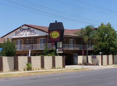 Albury Classic Motor Inn - Airlie Beach Holiday 0
