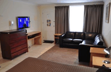 Emu Point Motel - Airlie Beach Holiday