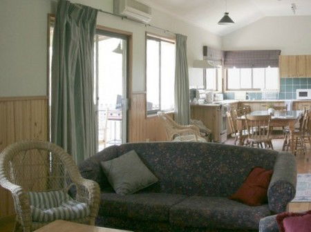 Glen Ayr Cottages - Airlie Beach Holiday 4