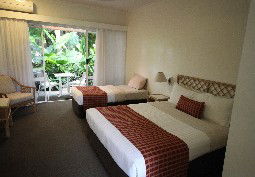 Mackays Mission Beach - Airlie Beach Holiday 1