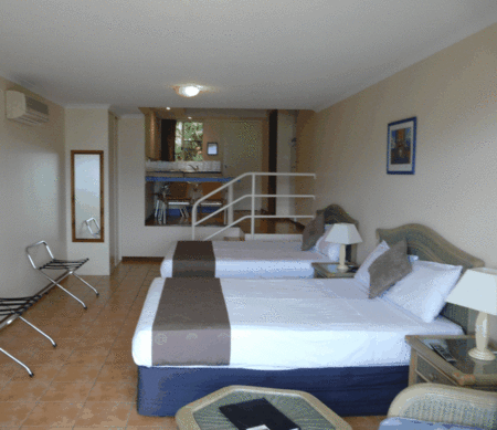 Sunlit Waters Studio Apartments - Airlie Beach Holiday 5