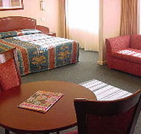 Embassy Motel - Airlie Beach Holiday