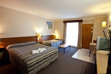 Golden West Motor Inn - Airlie Beach Holiday 1