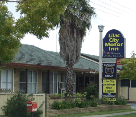 Lilac City Motor Inn  Streakhouse - Airlie Beach Holiday