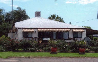 Injune Motel - Airlie Beach Holiday 1