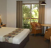 Colonial Village Motel - Airlie Beach Holiday