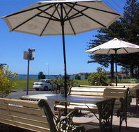 Anchorage At Victor Harbour Seafront Hotel - Airlie Beach Holiday