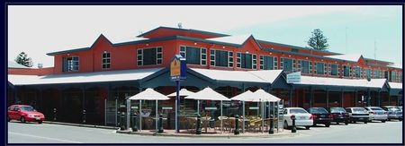 Hotel Victor - Airlie Beach Holiday 1