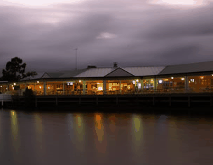 Waterfront Hotel - Airlie Beach Holiday