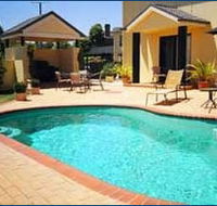 Hopkins House Motel  Apartments - Airlie Beach Holiday