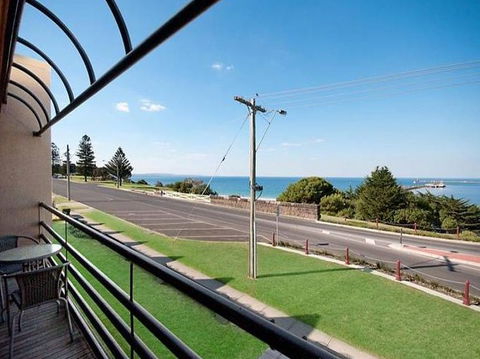 Centreport Units - Airlie Beach Holiday 1