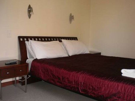 Colonial Village Motel - Airlie Beach Holiday 3