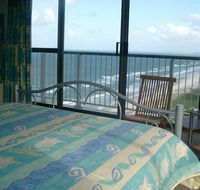 Golden Sands Holiday Apartments - Airlie Beach Holiday
