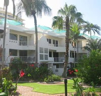 Camargue Beachfront Apartments - Airlie Beach Holiday
