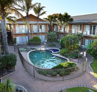Quality Hotel Melbourne Airport - Airlie Beach Holiday