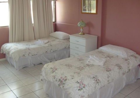Queensleigh Holiday Apartments - Airlie Beach Holiday 3