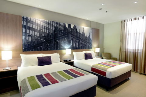 Mercure Grosvenor Hotel Adelaide - Airlie Beach Holiday 1