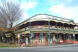 Royal Hotel Daylesford - Airlie Beach Holiday 0