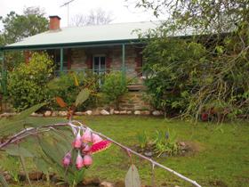 Naimanya Cottage - Airlie Beach Holiday 0