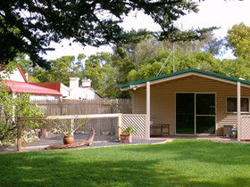 Shiralea Country Cottage - Airlie Beach Holiday 0