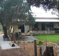 River Walk Cottage - Airlie Beach Holiday