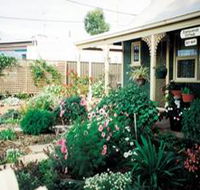 Schoolhouse Cottage - Airlie Beach Holiday