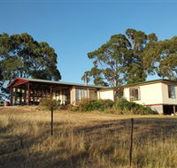 Clare View Accommodation - Clare View Cottage - Airlie Beach Holiday