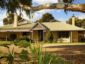 Whistler Farm - Airlie Beach Holiday 0