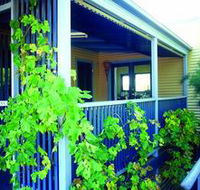 Lavender Blue Country Apartments - Airlie Beach Holiday