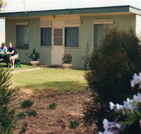 Oaklands Fishing Cottage - Airlie Beach Holiday