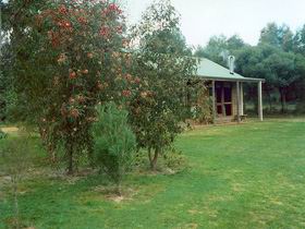 Murray's Country Cottages - Airlie Beach Holiday 0