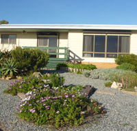 Oaklands Beach House - Airlie Beach Holiday
