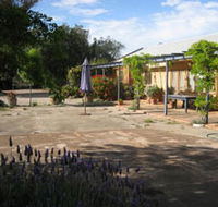 Peechabella Vineyards Bed  Breakfast - Airlie Beach Holiday