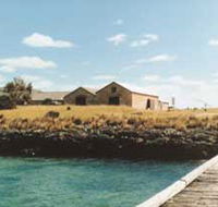 Mt Dutton Bay Woolshed Hostel - Airlie Beach Holiday