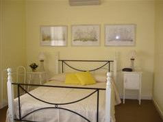 Wild Berry Cottage - Airlie Beach Holiday 1