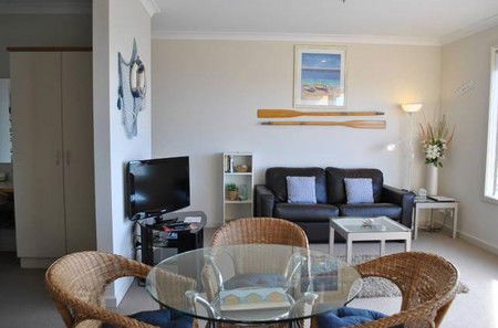 Bluff View Accommodation - Airlie Beach Holiday 4