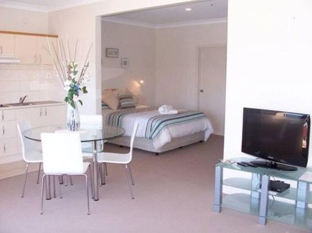 Bluff View Accommodation - Airlie Beach Holiday 5
