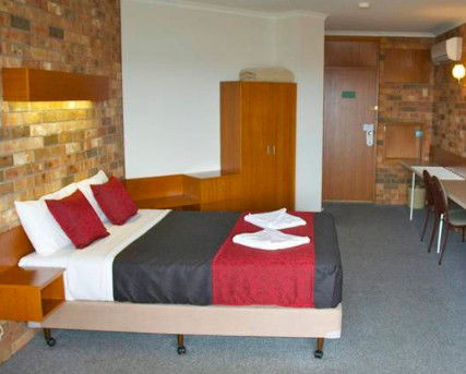 Kangaroo Island Seaside Inn - Airlie Beach Holiday 1