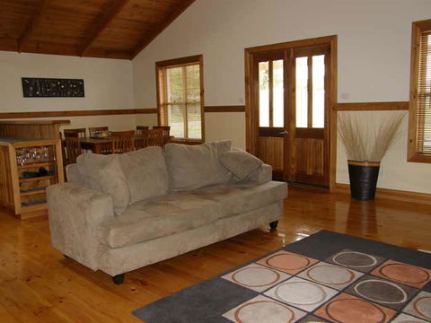 Beachport Retreat - Airlie Beach Holiday 0