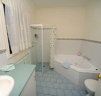 St Helens - Fettlers Cottage - Airlie Beach Holiday