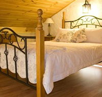 The Old Oak Bed and Breakfast - The Barn - Airlie Beach Holiday