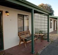 Moonta Bay Road Cabins and Cottages - Airlie Beach Holiday