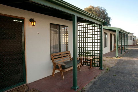 Moonta Bay Road Cabins And Cottages - Airlie Beach Holiday 0