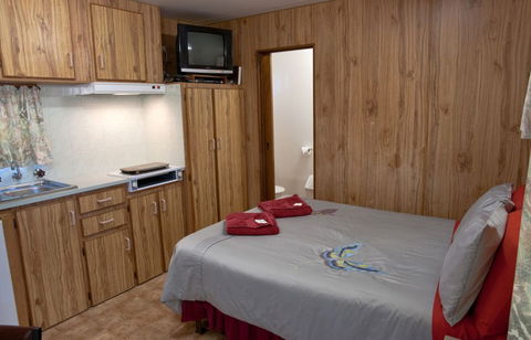 Moonta Bay Road Cabins And Cottages - Airlie Beach Holiday 5