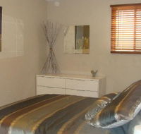 Luxury Vineyard Cottage on Pike River Lyrup - Airlie Beach Holiday
